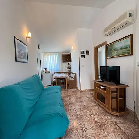 Regi - Marin Apartment *